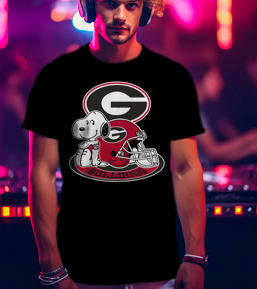 Georgia Bulldogs Snoopy Football Helmet T-Shirt