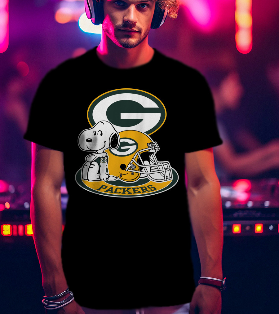 Green Bay Packers Snoopy Helmet T-Shirt