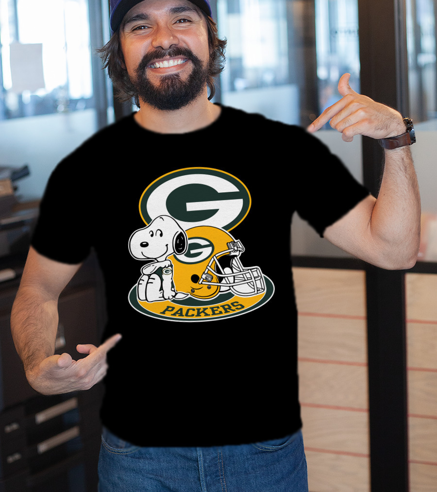 Green Bay Packers Snoopy Helmet T-Shirt