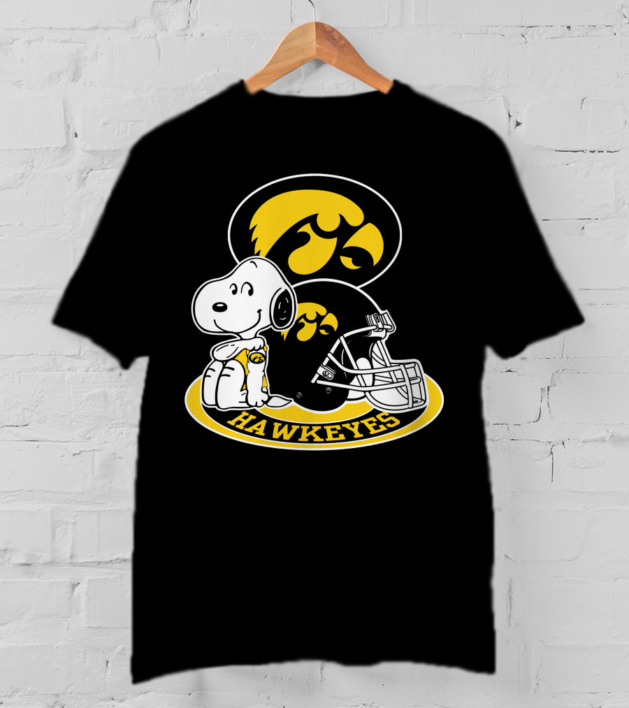 Snoopy Iowa Hawkeyes Helmet Fan T-Shirt