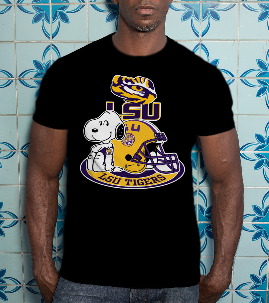 Lsu Tigers Snoopy Football Helmet T-Shirt