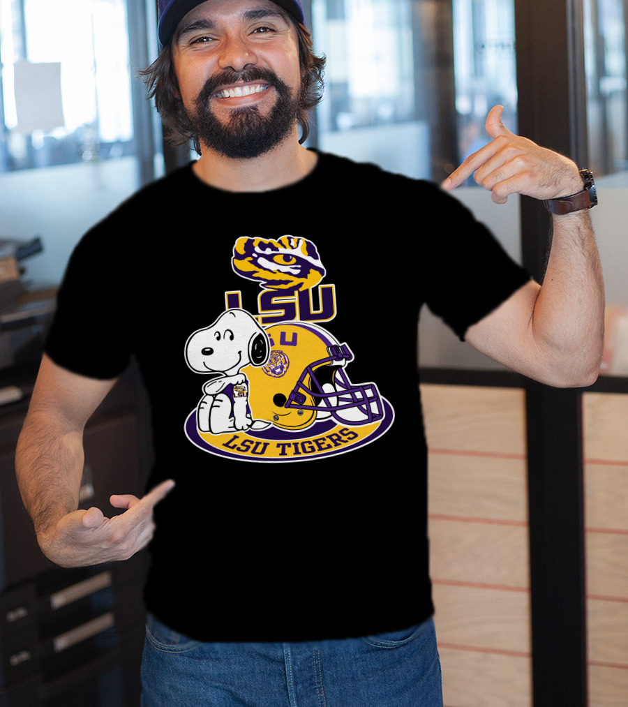 Lsu Tigers Snoopy Football Helmet T-Shirt