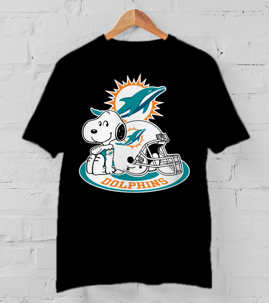 Miami Dolphins Snoopy Helmet Logo With Peanuts Character T-Shirt