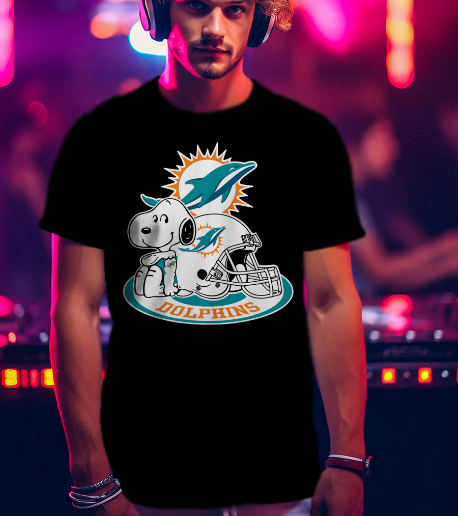 Miami Dolphins Snoopy Helmet Logo With Peanuts Character T-Shirt