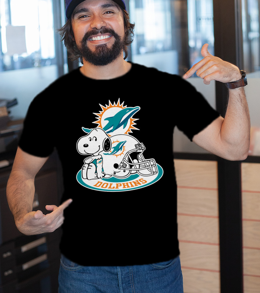 Miami Dolphins Snoopy Helmet Logo With Peanuts Character T-Shirt
