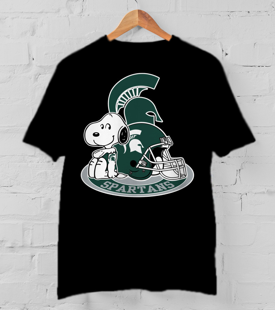 Snoopy Michigan State Spartans Football Helmet T-Shirt