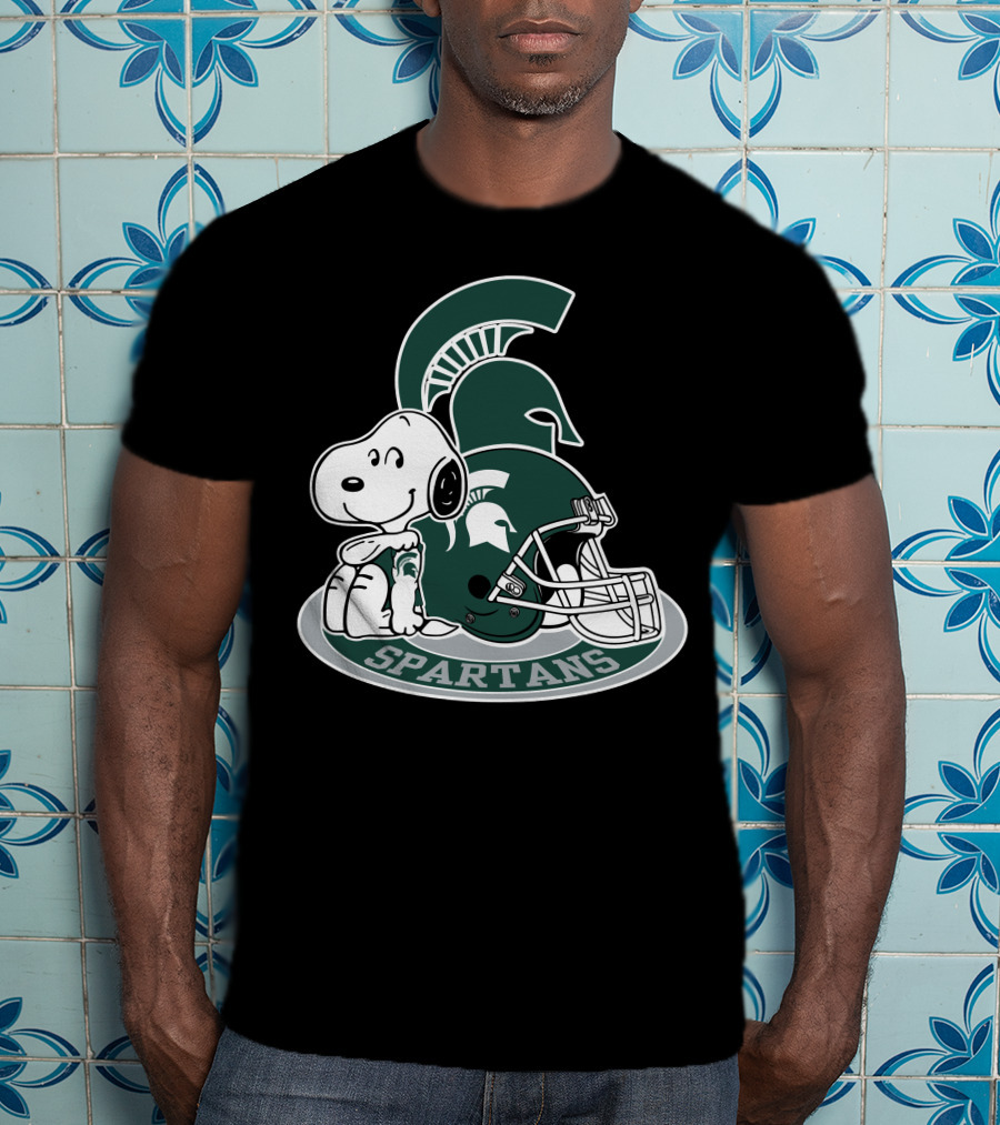 Snoopy Michigan State Spartans Football Helmet T-Shirt