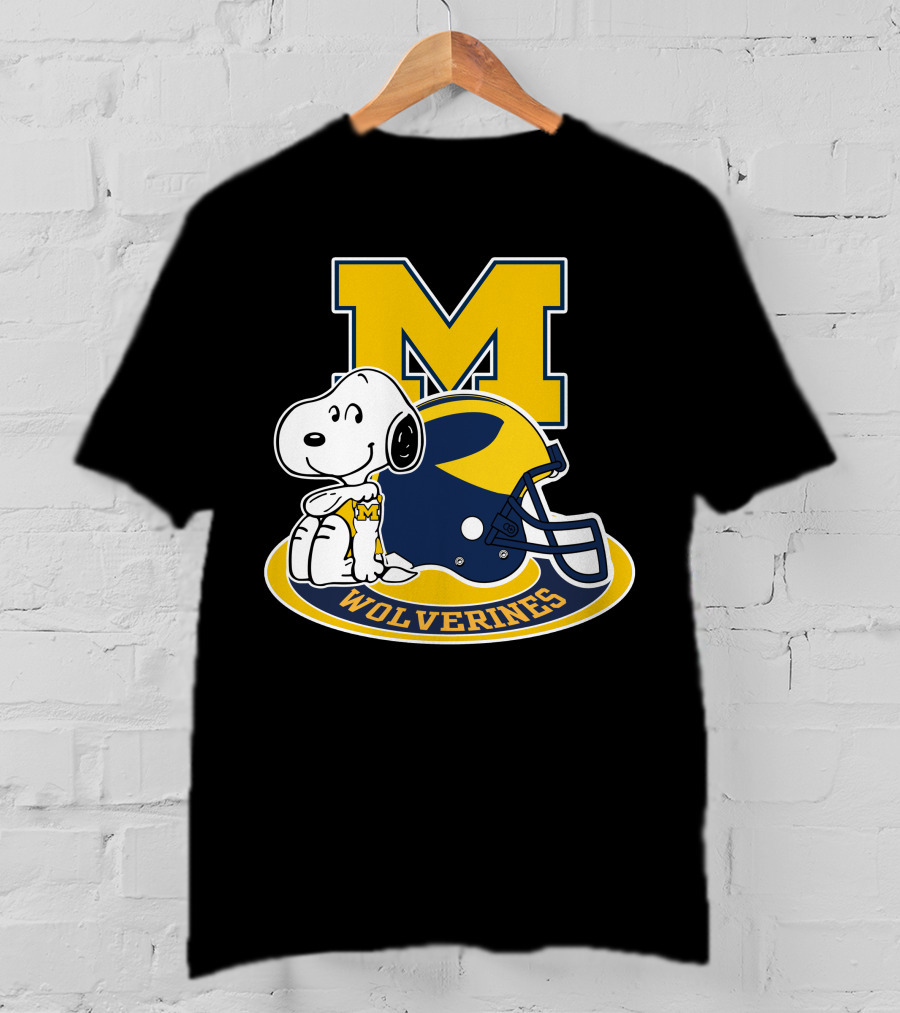Michigan Wolverines Snoopy M Helmet T-Shirt