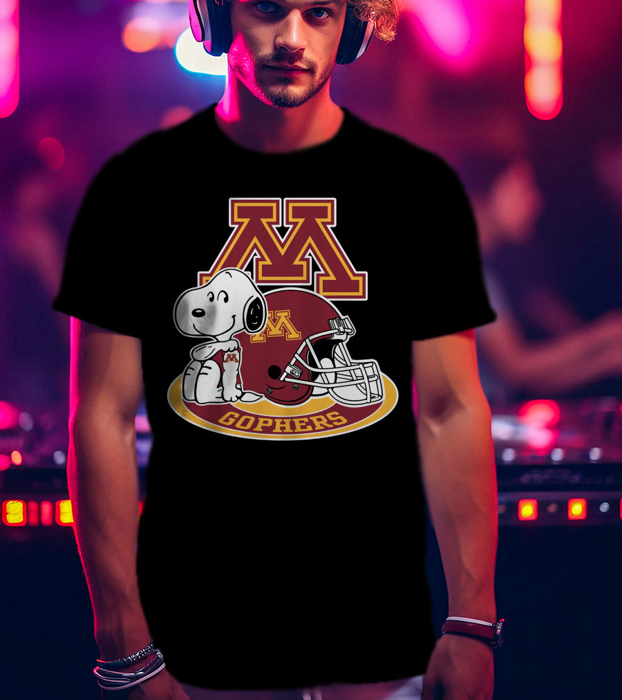 Minnesota Golden Gophers Snoopy Helmet T-Shirt
