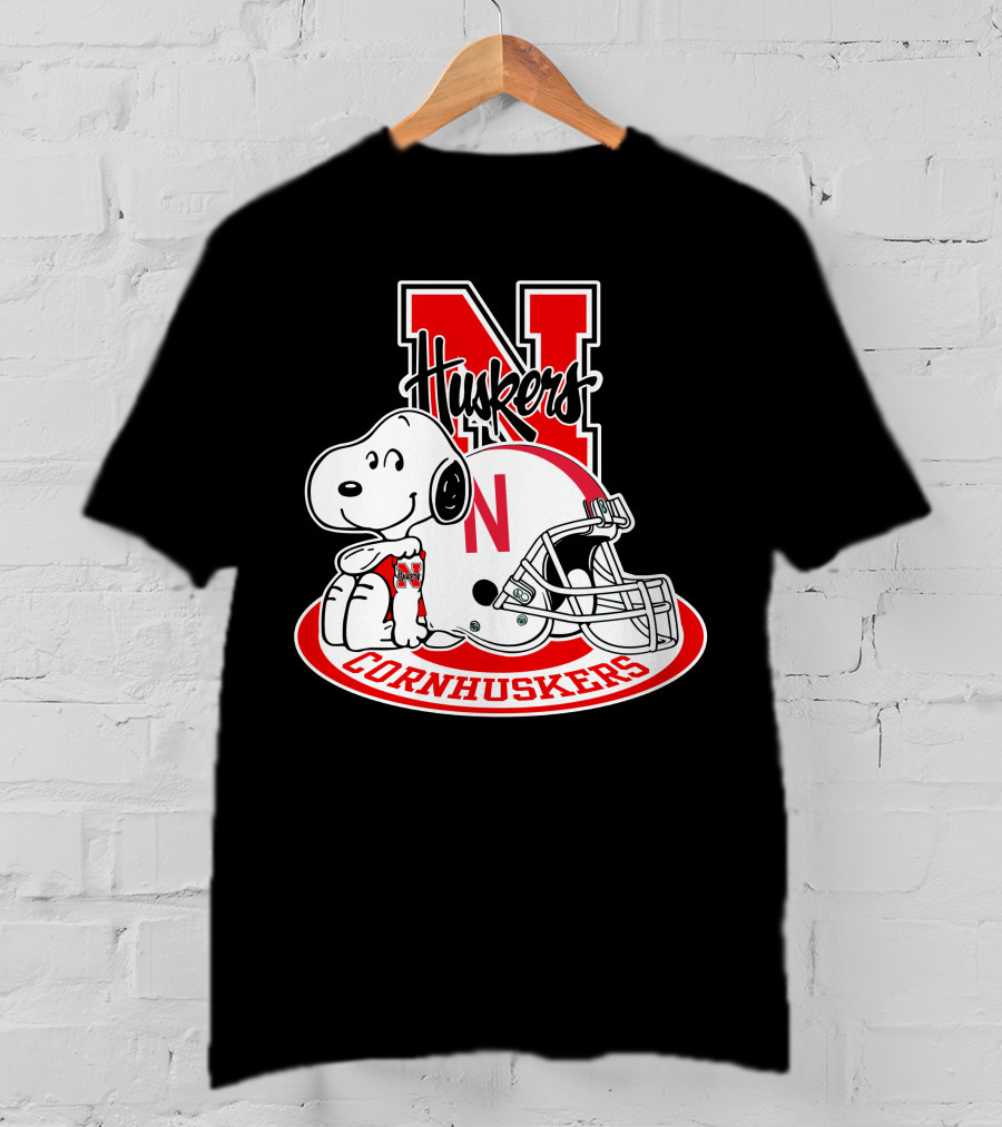 Huskers Nebraska Cornhuskers Snoopy With Helmet T-Shirt