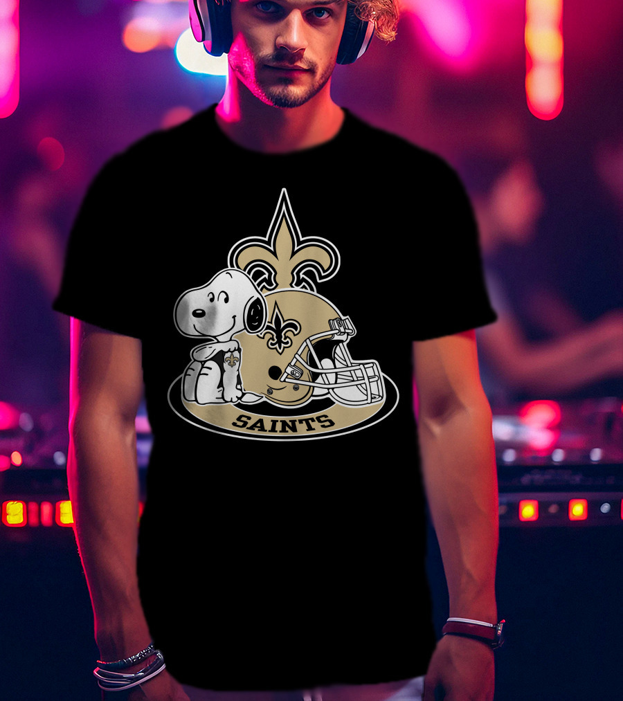 Snoopy New Orleans Saints Football Helmet Fleur-De-Lis T-Shirt