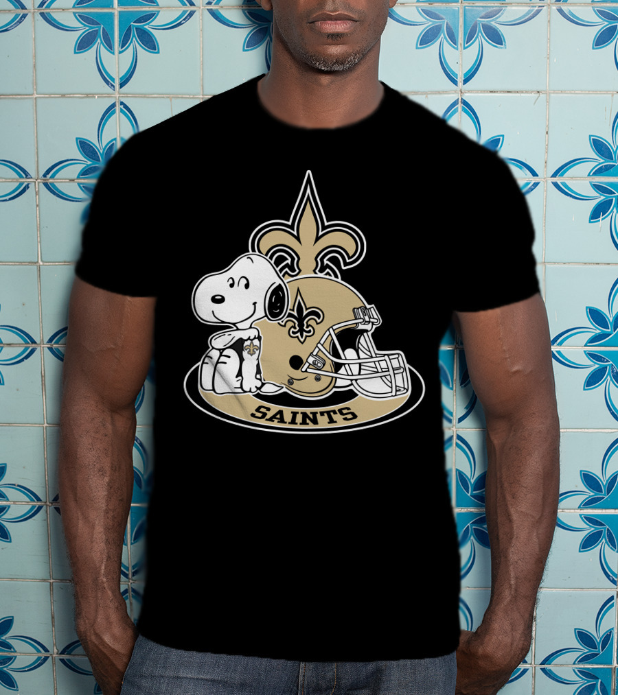 Snoopy New Orleans Saints Football Helmet Fleur-De-Lis T-Shirt