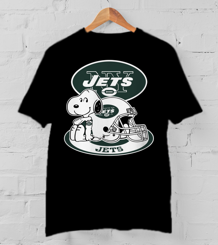 New York Jets Snoopy Football Helmet T-Shirt