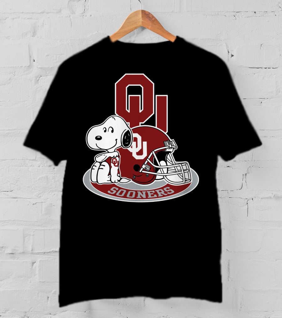 Oklahoma Sooners Snoopy Ou Helmet T-Shirt