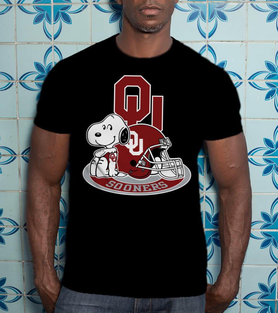 Oklahoma Sooners Snoopy Ou Helmet T-Shirt