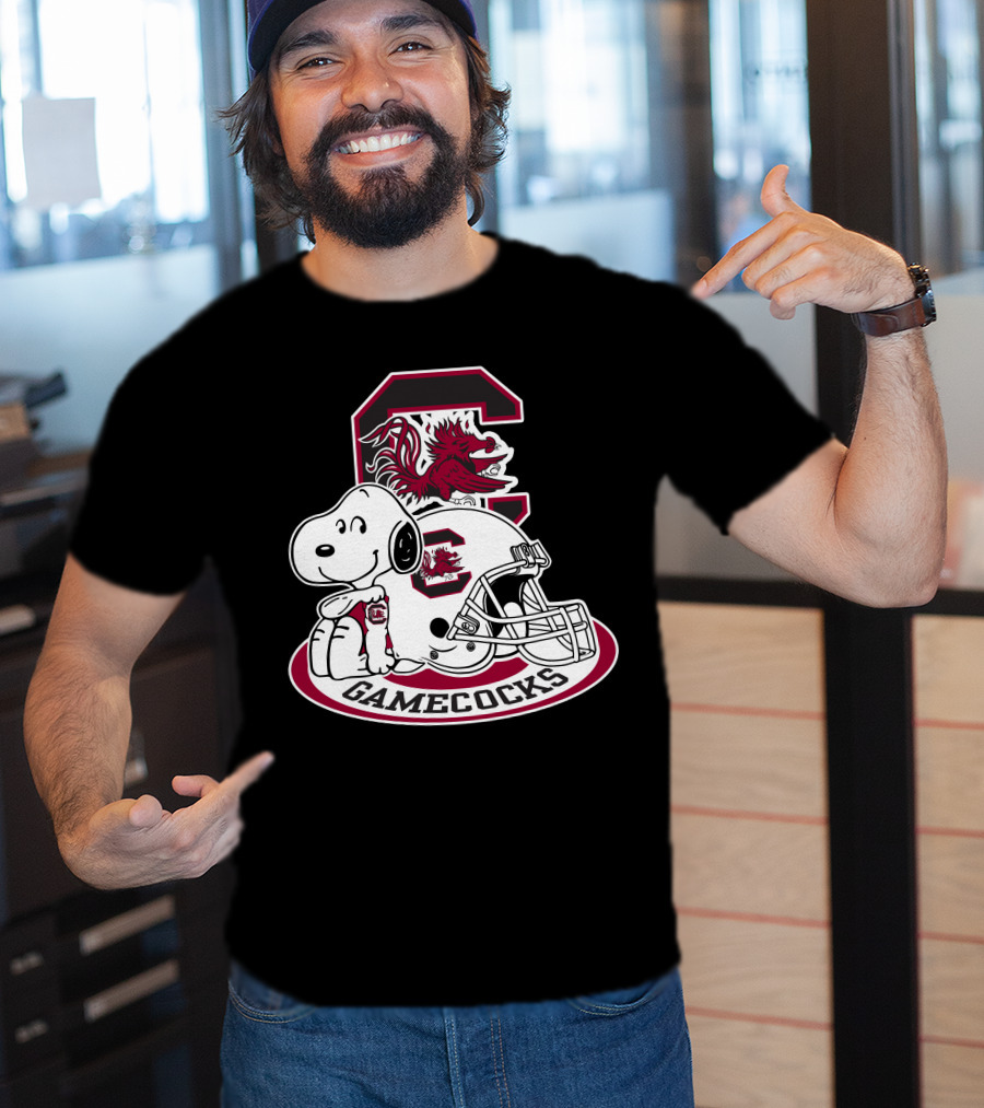 South Carolina Gamecocks Snoopy Football Helmet T-Shirt