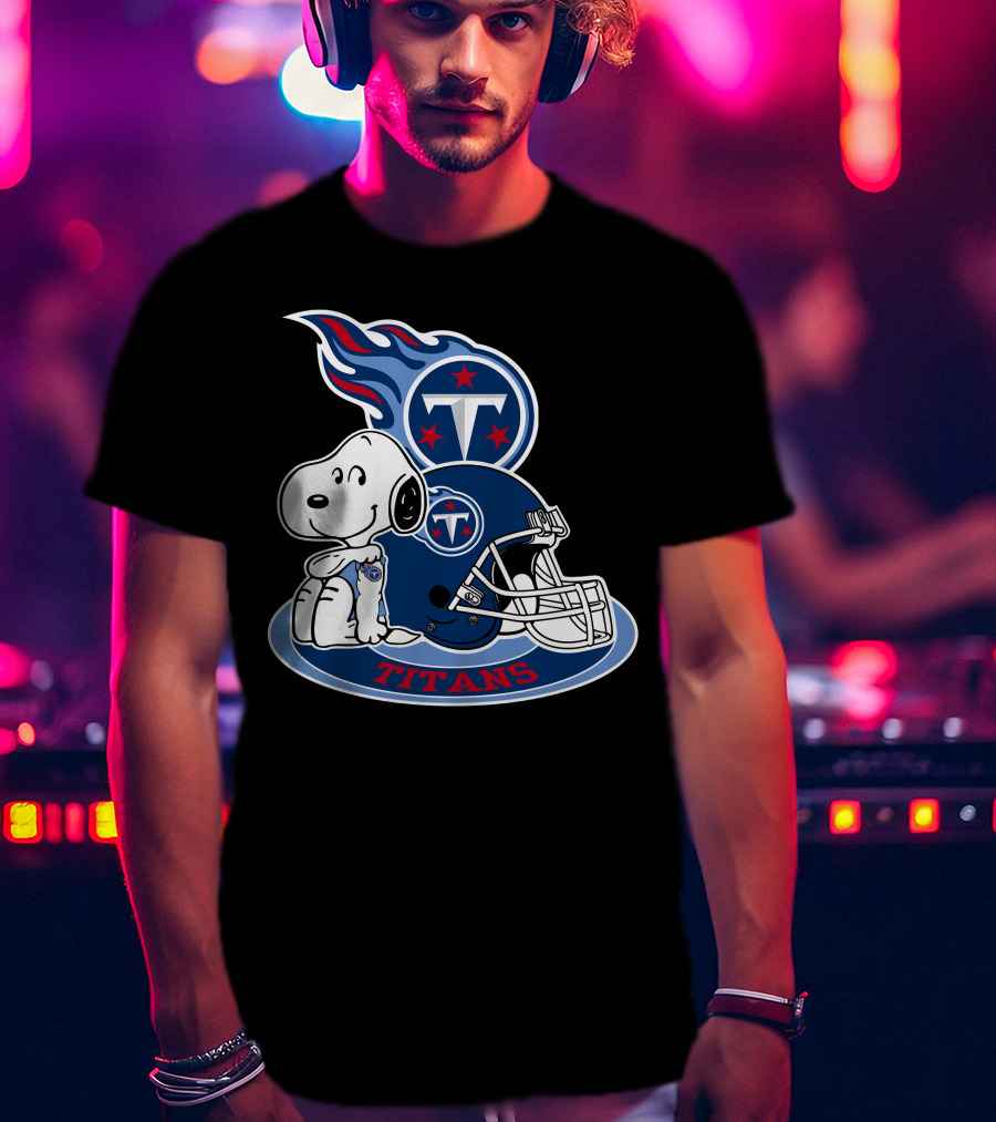 Tennessee Titans Snoopy Football Mascot T-Shirt