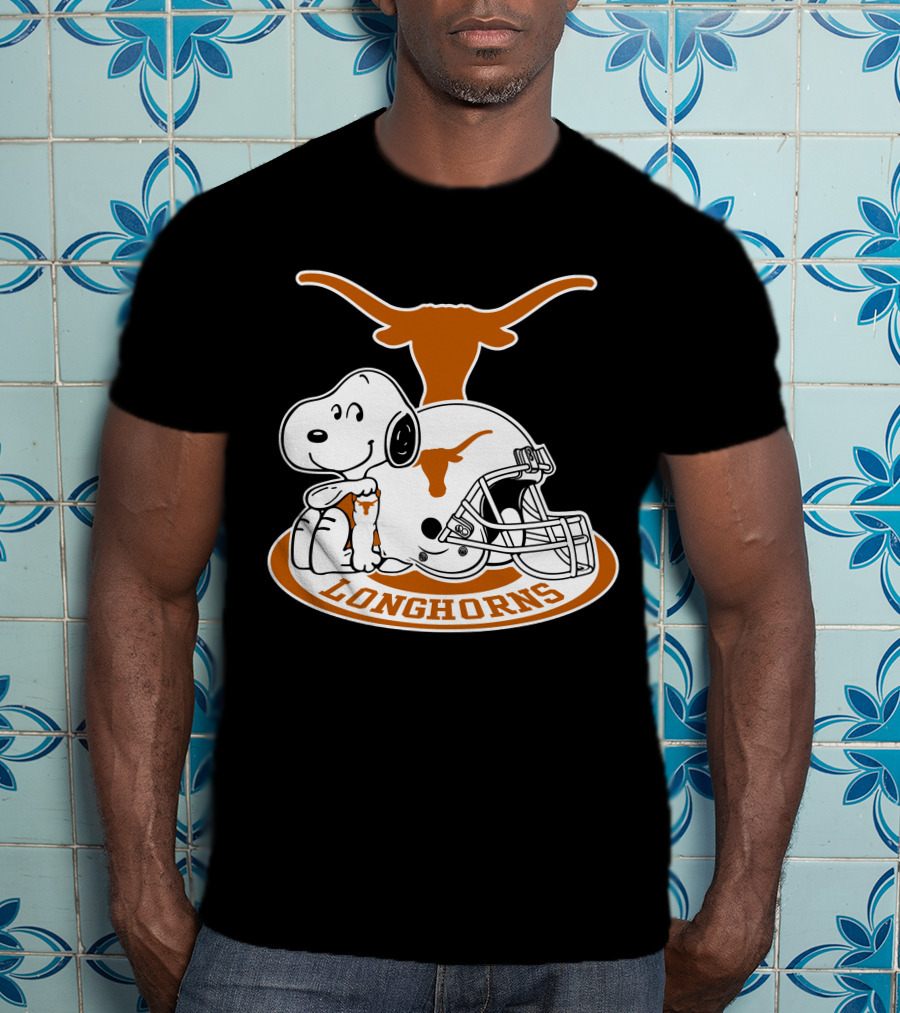 Texas Longhorns Snoopy Football Helmet T-Shirt