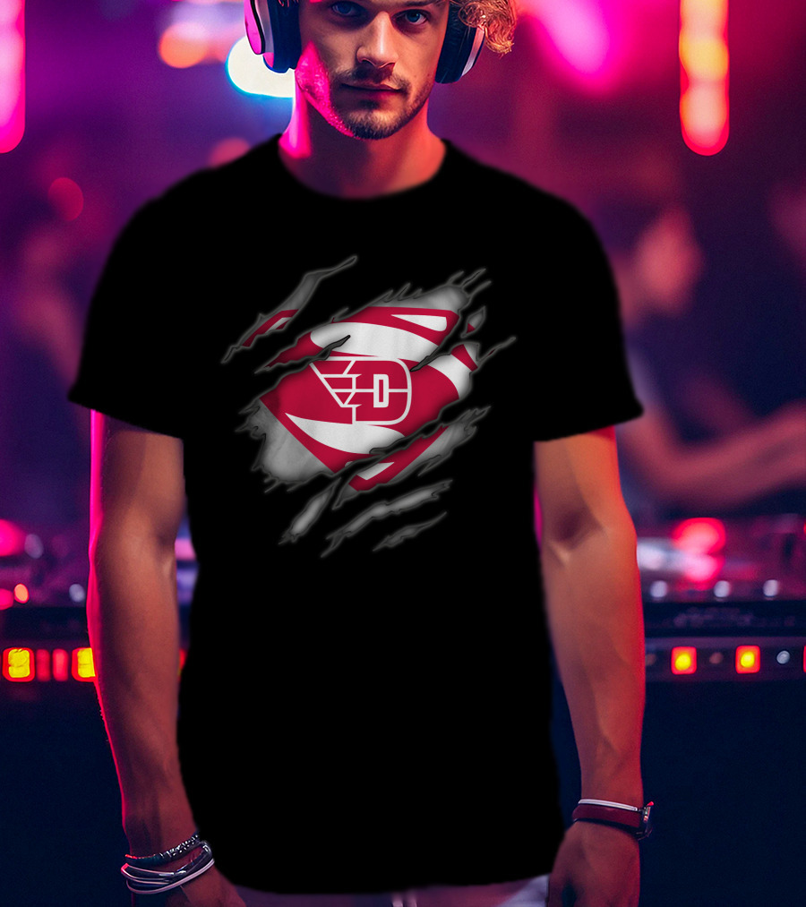 Dayton Flyers Superman Inspired Logo With Torn Fabric Effect T-Shirt