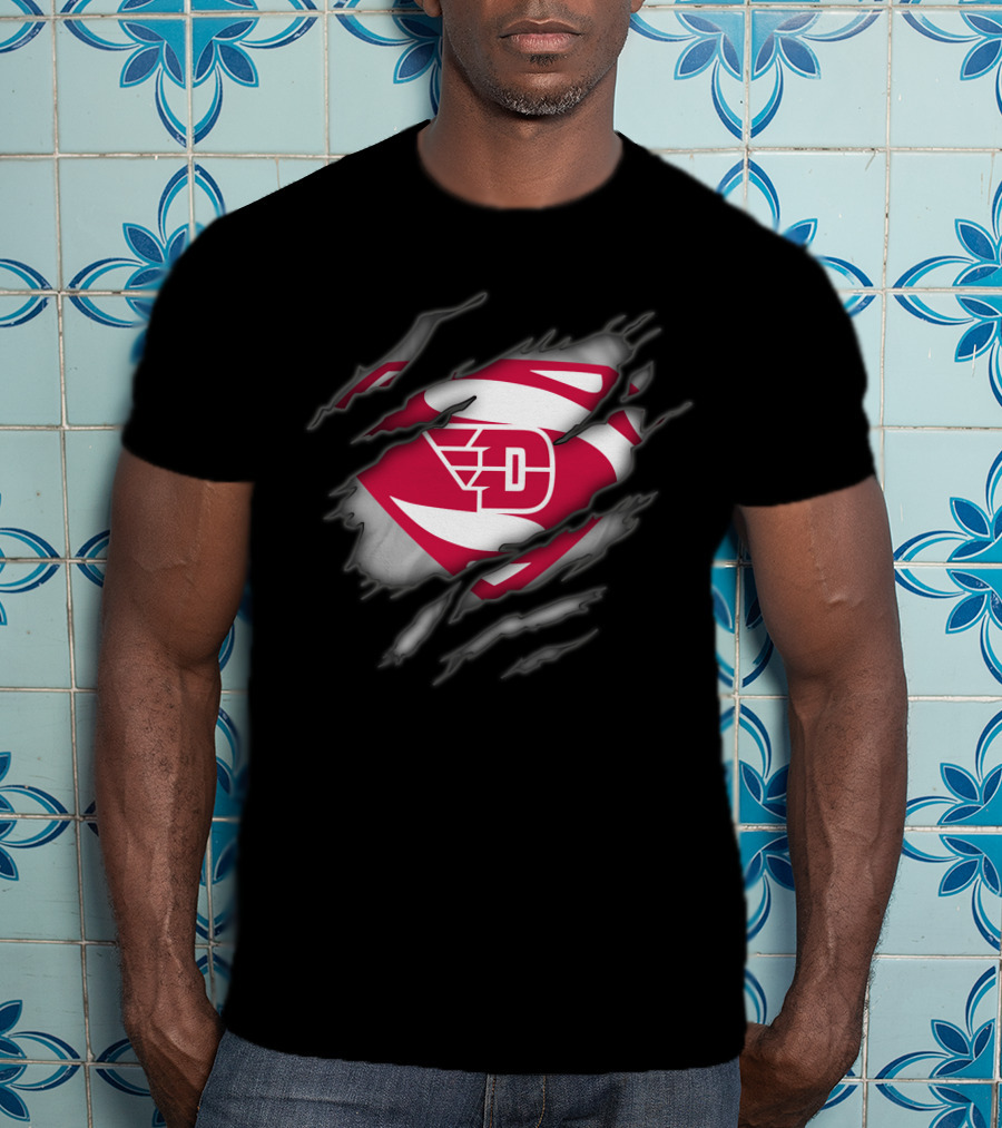 Dayton Flyers Superman Inspired Logo With Torn Fabric Effect T-Shirt
