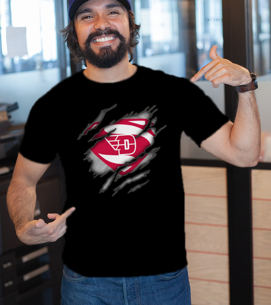 Dayton Flyers Superman Inspired Logo With Torn Fabric Effect T-Shirt