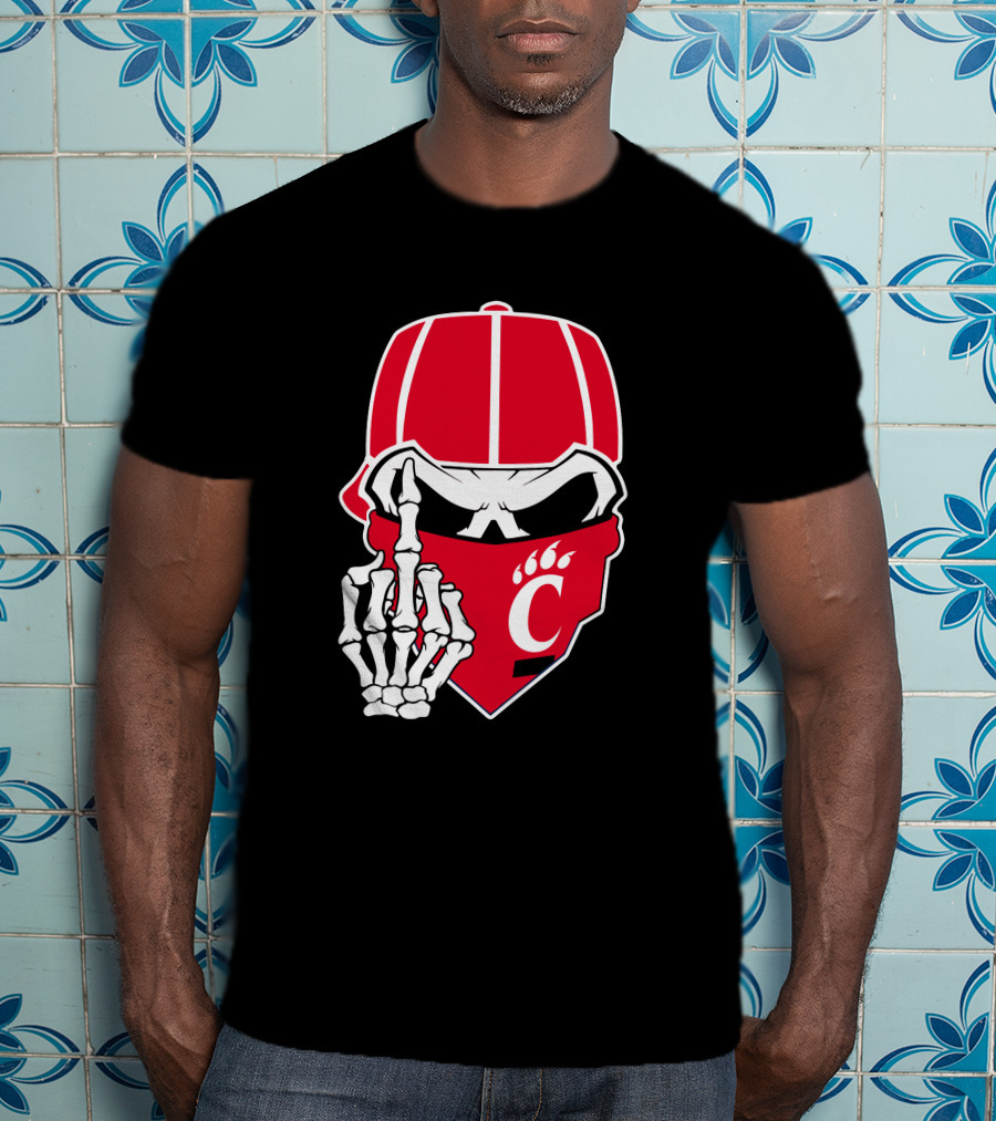Cincinnati Bearcats Skull With Red Bandana And Skeleton Hand T-Shirt
