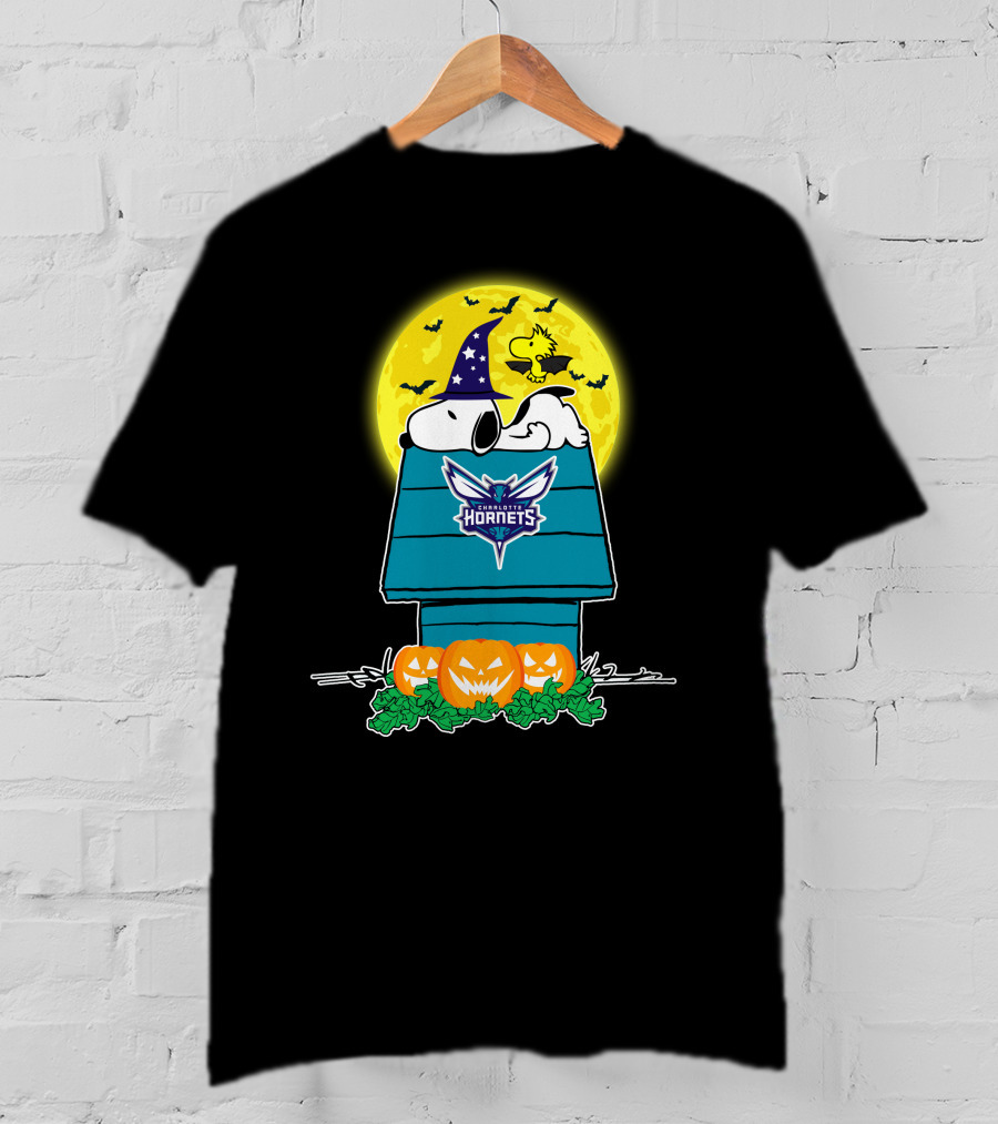 Charlotte Hornets Snoopy Halloween Moon Pumpkins T-Shirt