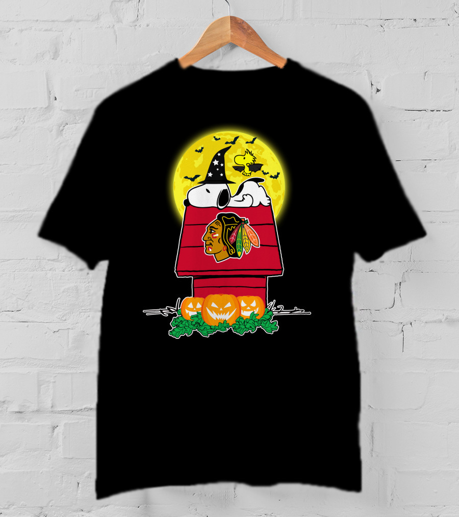 Chicago Blackhawks Snoopy Woodstock Halloween Pumpkins Full Moon T-Shirt