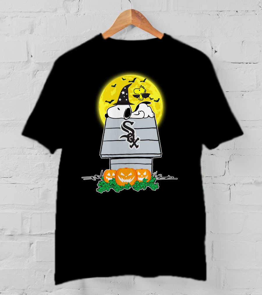 Chicago White Sox Snoopy Halloween Moon Pumpkins Woodstock House T-Shirt