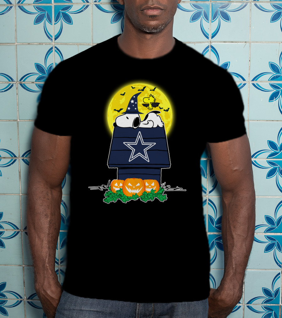 Dallas Cowboys Snoopy Halloween Peanuts Woodstock Pumpkin Moon Scene T-Shirt