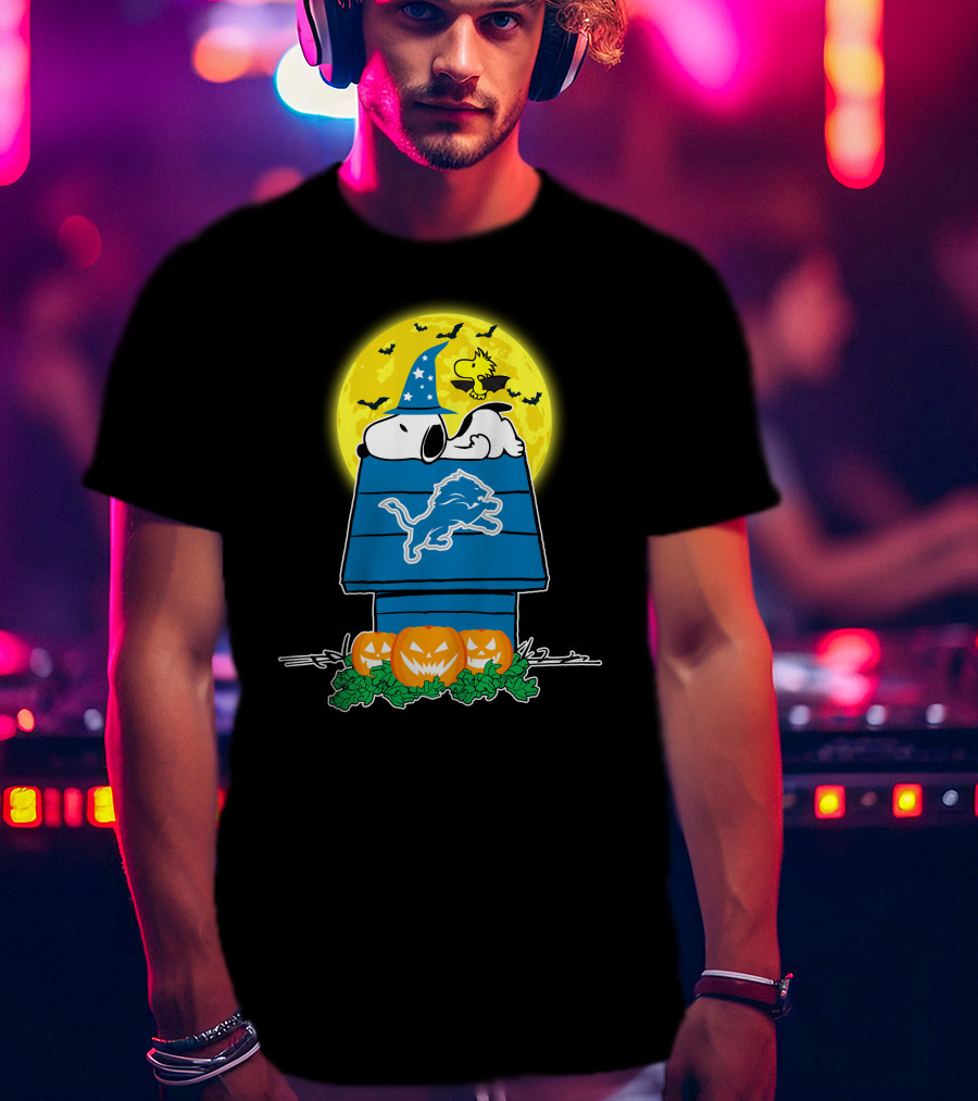 Detroit Lions Snoopy Halloween Pumpkins Woodstock Moon T-Shirt