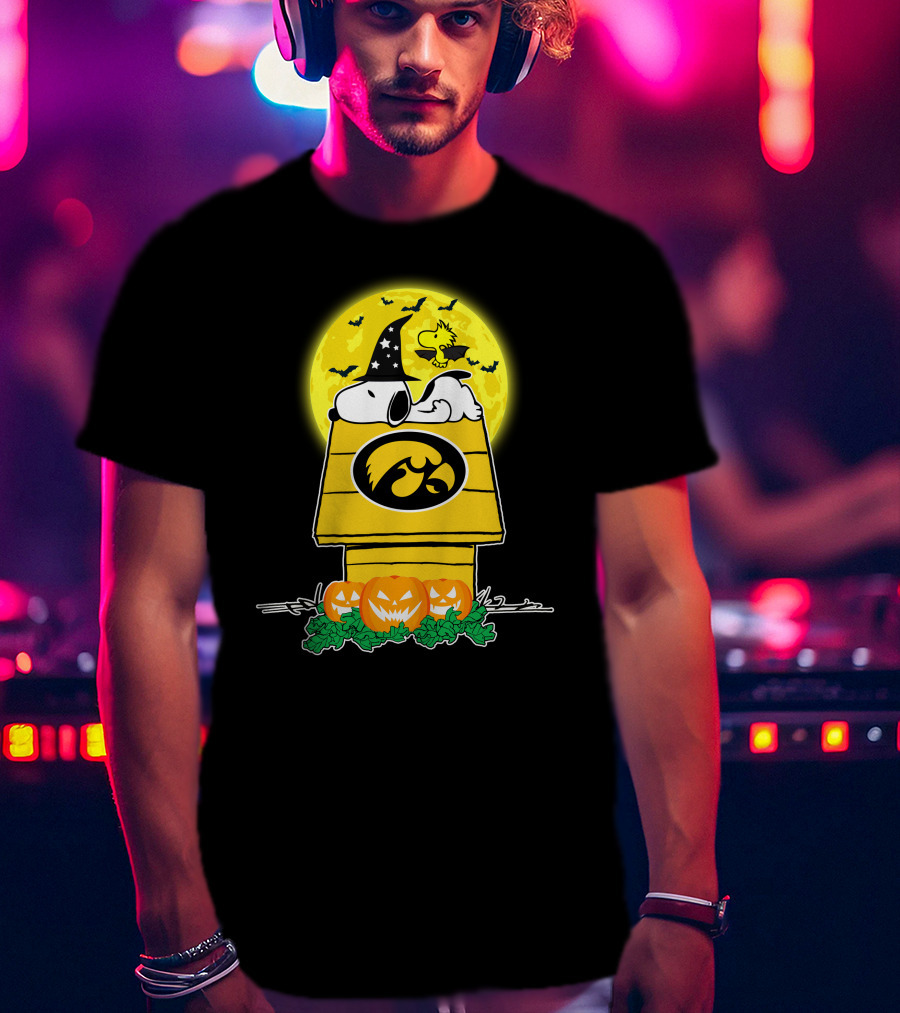 Iowa Hawkeyes Snoopy Halloween With Pumpkins And Yellow Moon T-Shirt