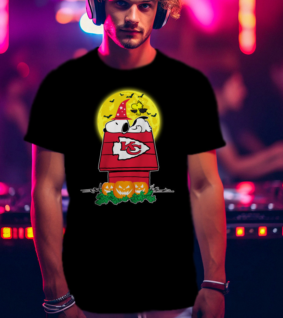 Kansas City Chiefs Snoopy Halloween Pumpkin Doghouse Moon Festival T-Shirt
