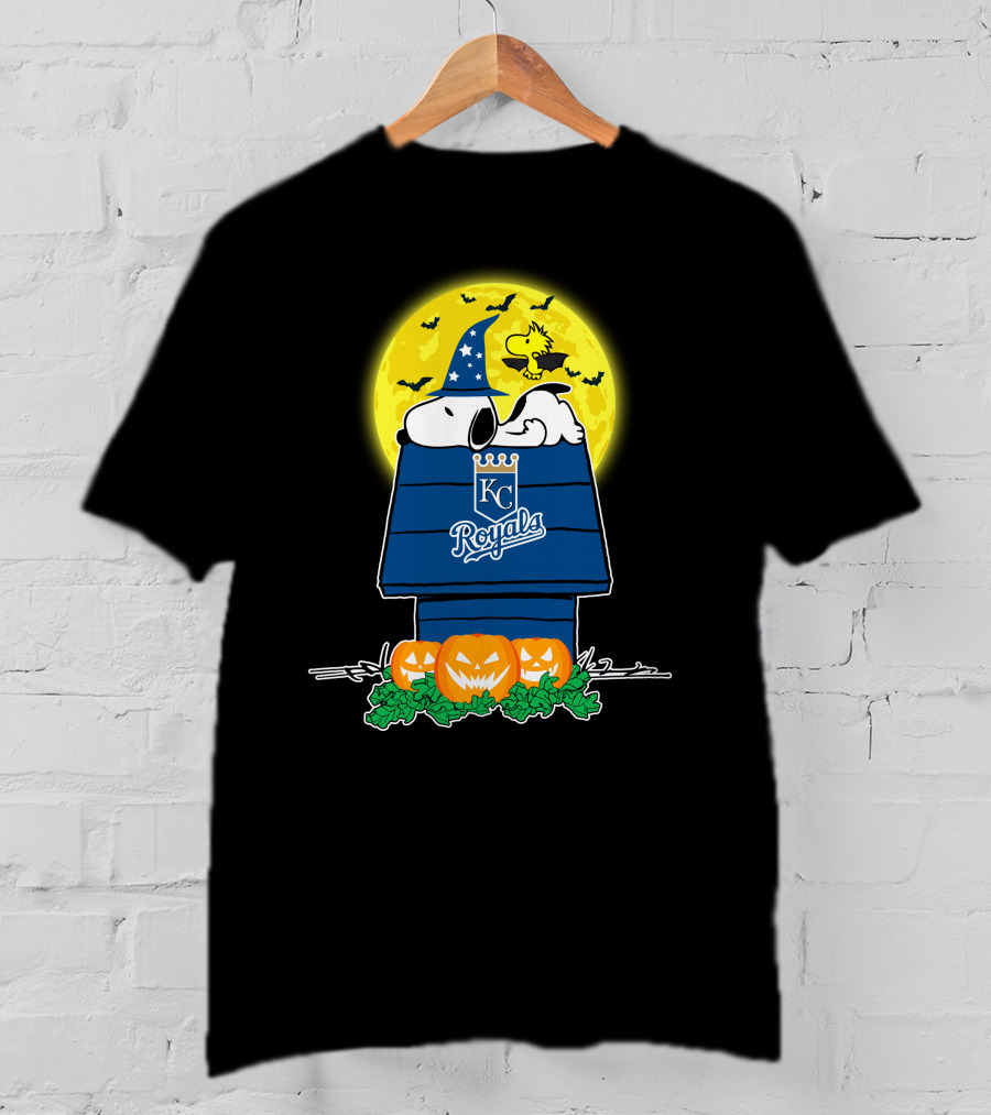 Kansas City Royals Halloween Snoopy Peanuts Moon Pumpkins T-Shirt
