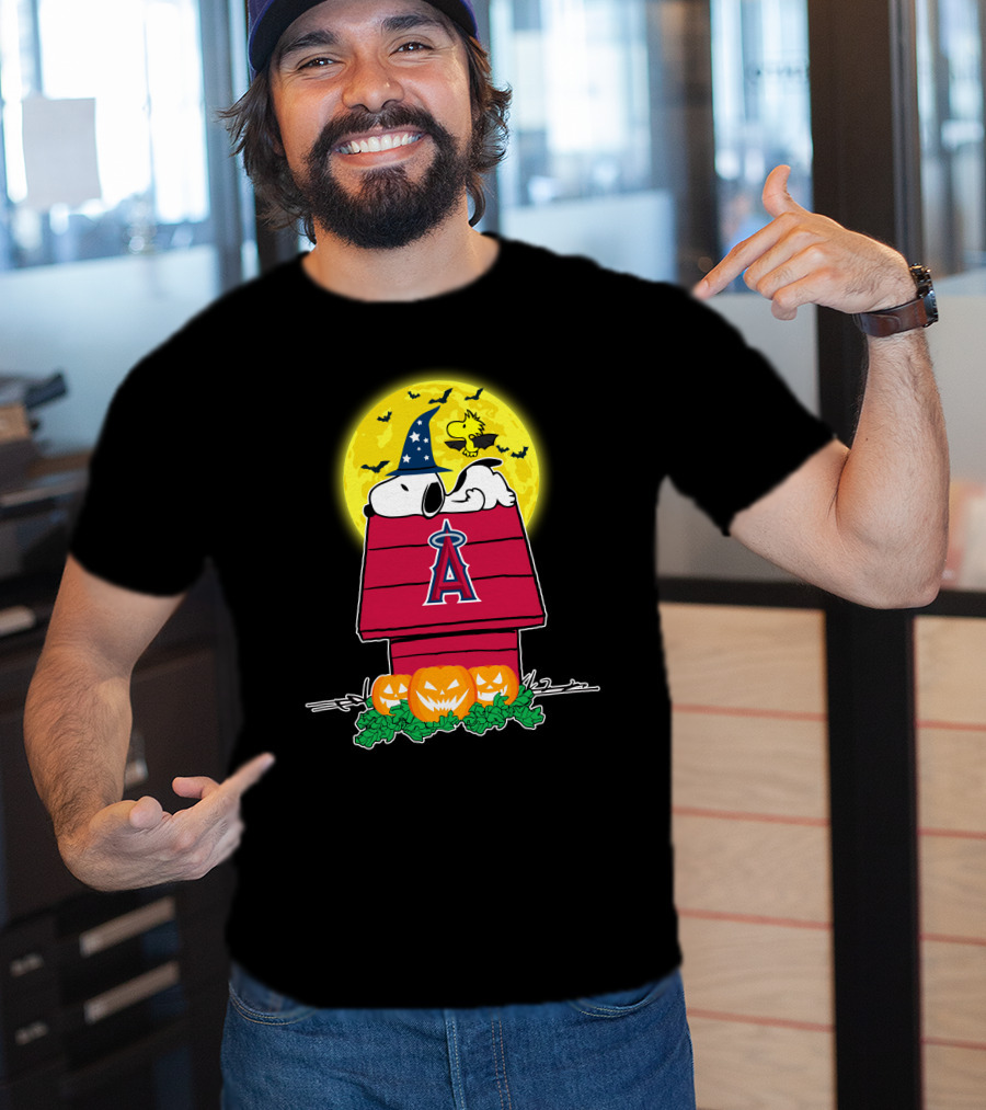 Los Angeles Angels Snoopy Halloween Moon Pumpkins Doghouse Woodstock T-Shirt