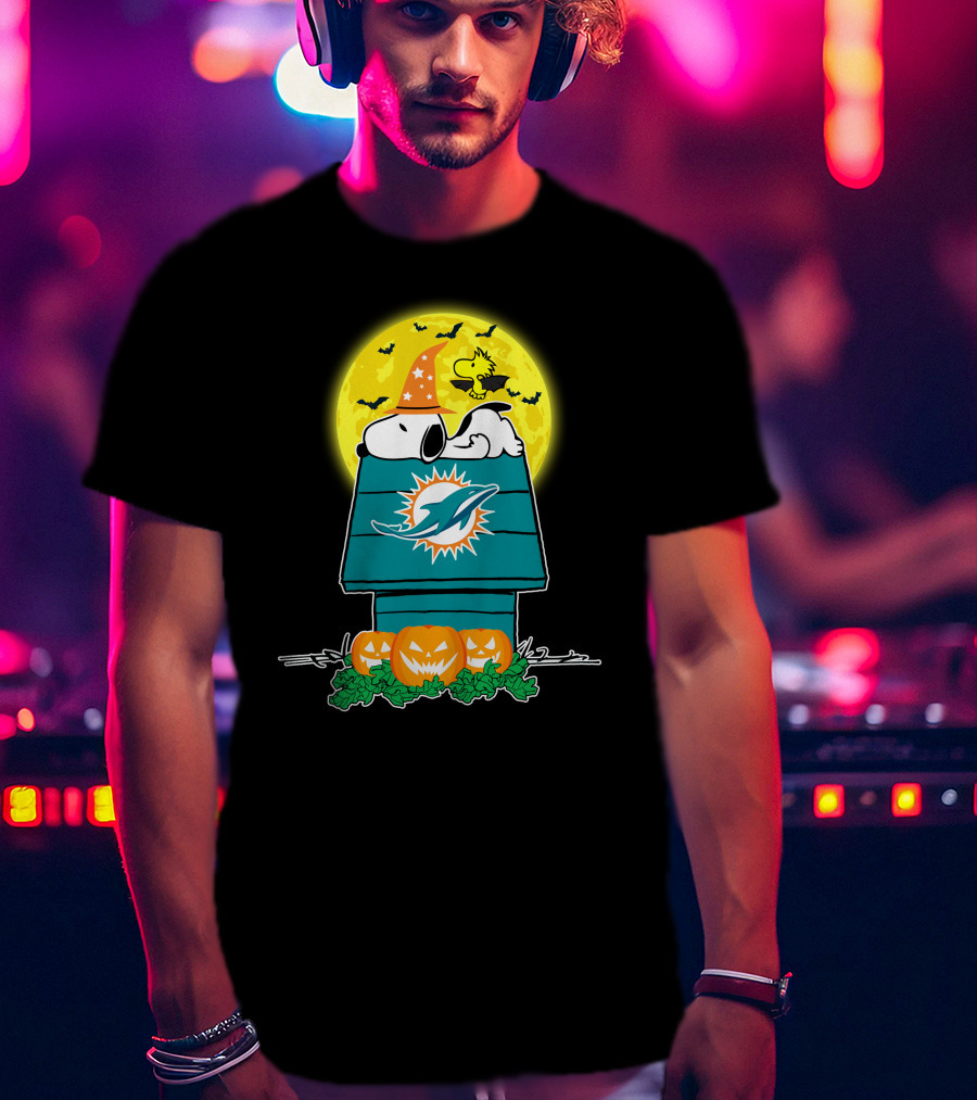 Miami Dolphins Snoopy Halloween Pumpkins Full Moon T-Shirt