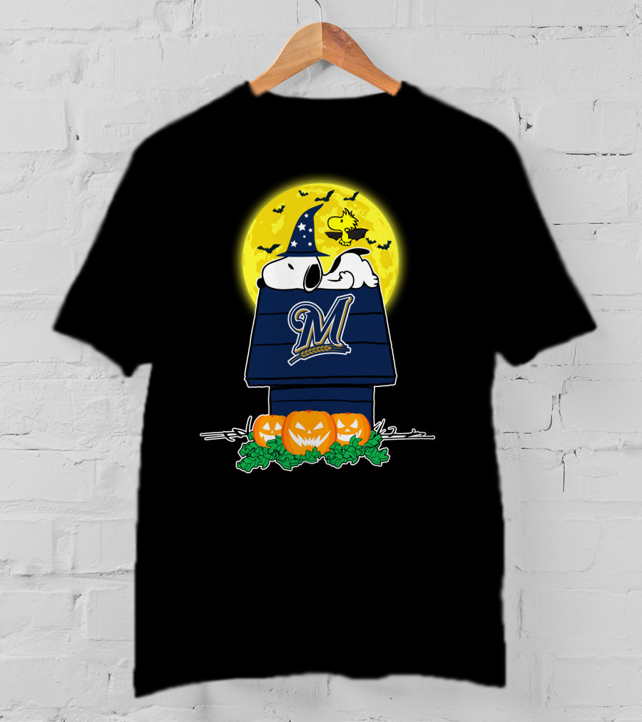 Milwaukee Brewers Snoopy Halloween Peanuts Moon Pumpkins Bats House T-Shirt