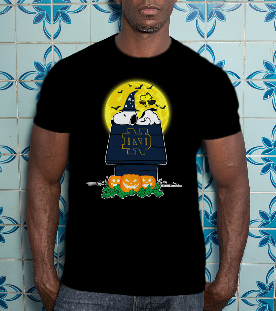 Snoopy Notre Dame Fighting Irish Halloween Moon Pumpkins T-Shirt