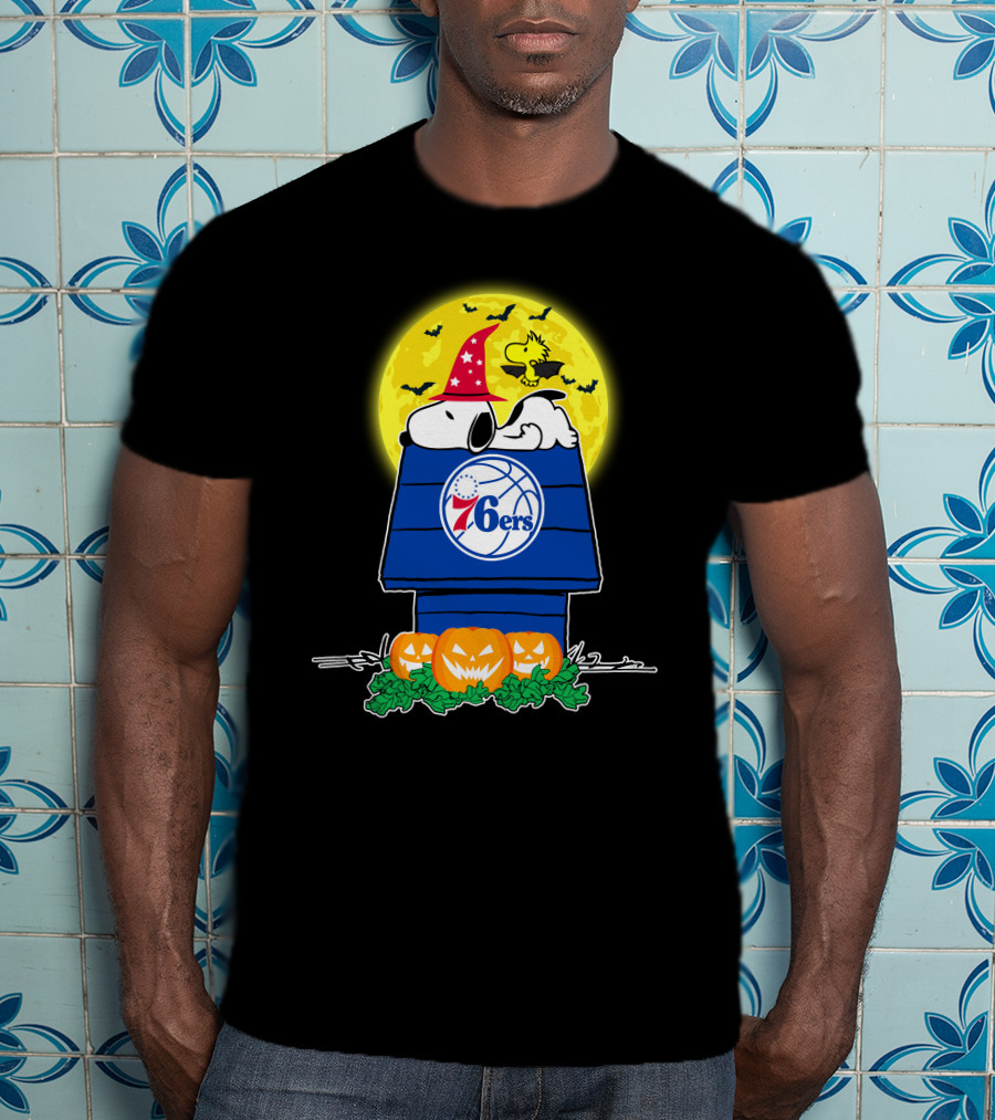 Philadelphia 76ers Snoopy Halloween Moon Pumpkins Bats Woodstock T-Shirt