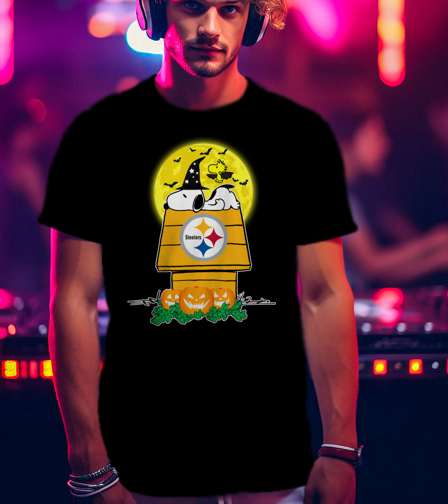 Pittsburgh Steelers Snoopy Woodstock Halloween Moon Pumpkins T-Shirt