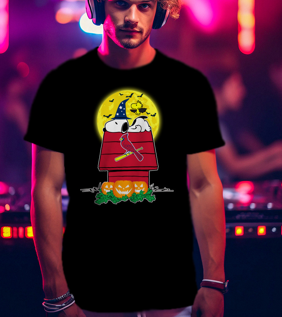 St Louis Cardinals Snoopy Woodstock Halloween Moon Pumpkins T-Shirt