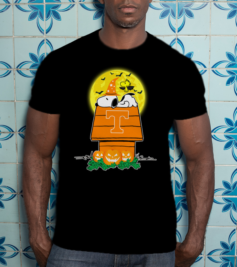 Tennessee Volunteers Snoopy Halloween Moon Pumpkins Woodstock House T-Shirt