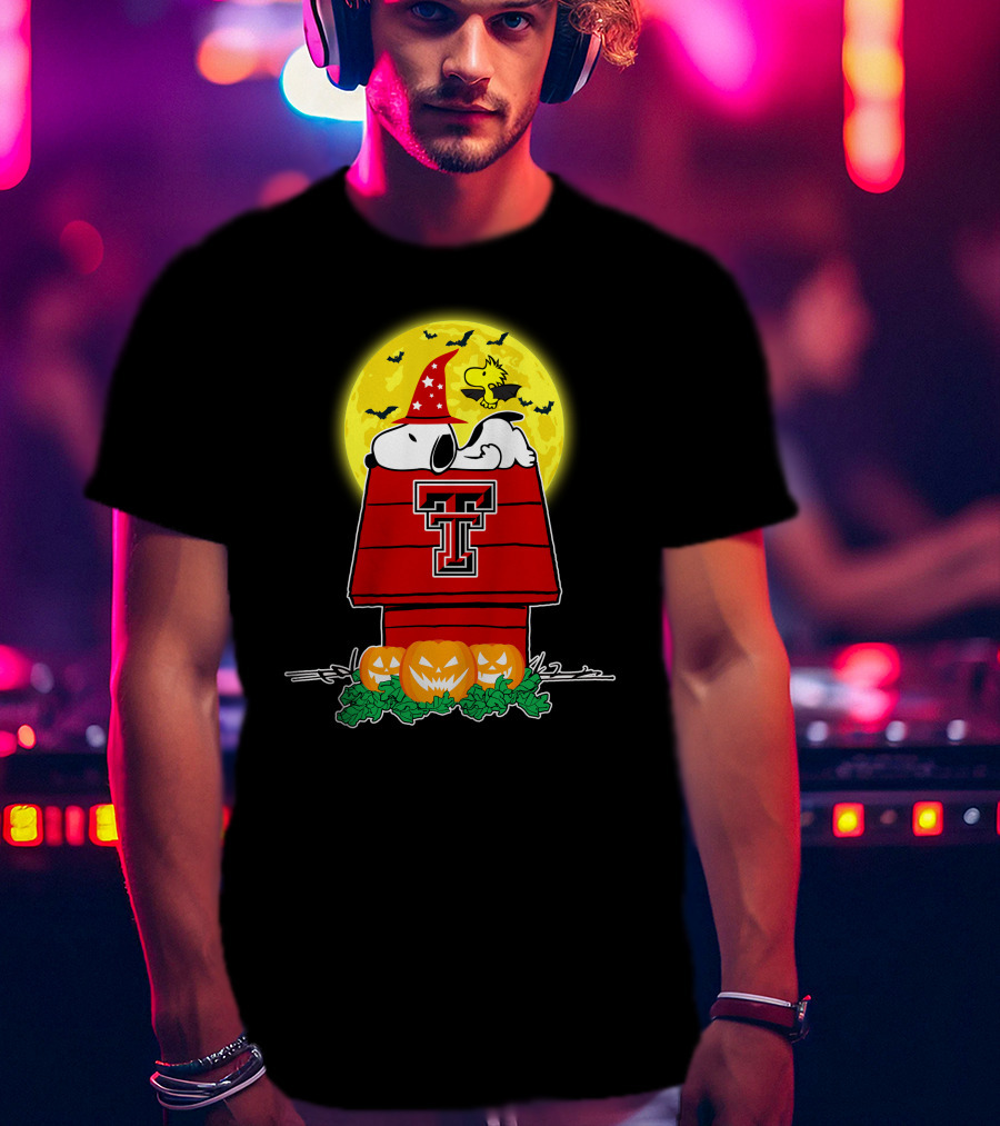 Texas Tech Red Raiders Snoopy Halloween Peanuts Doghouse Jack-O'-Lanterns Moon Woodstock Bats T-Shirt