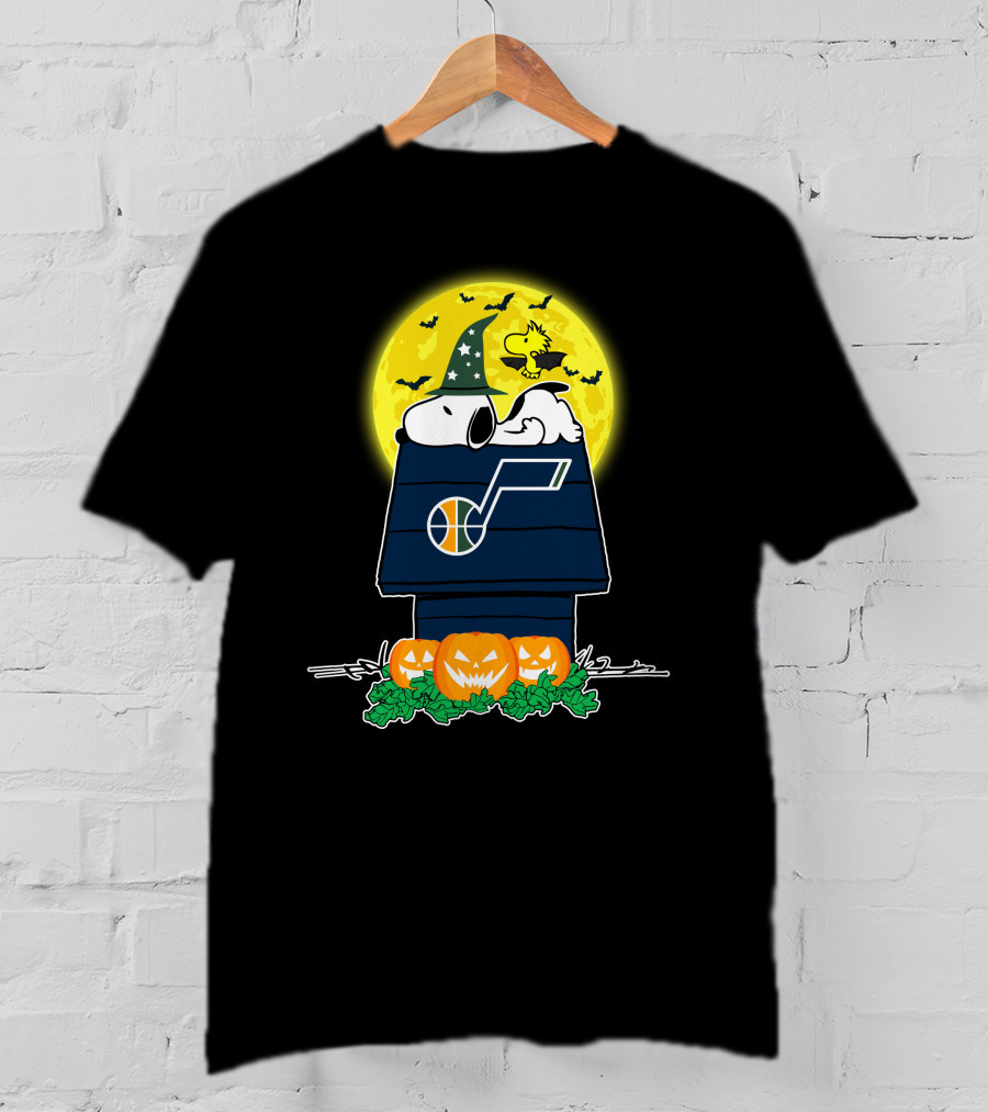 Utah Jazz Halloween Snoopy With Pumpkins And Woodstock Under Full Moon T-Shirt