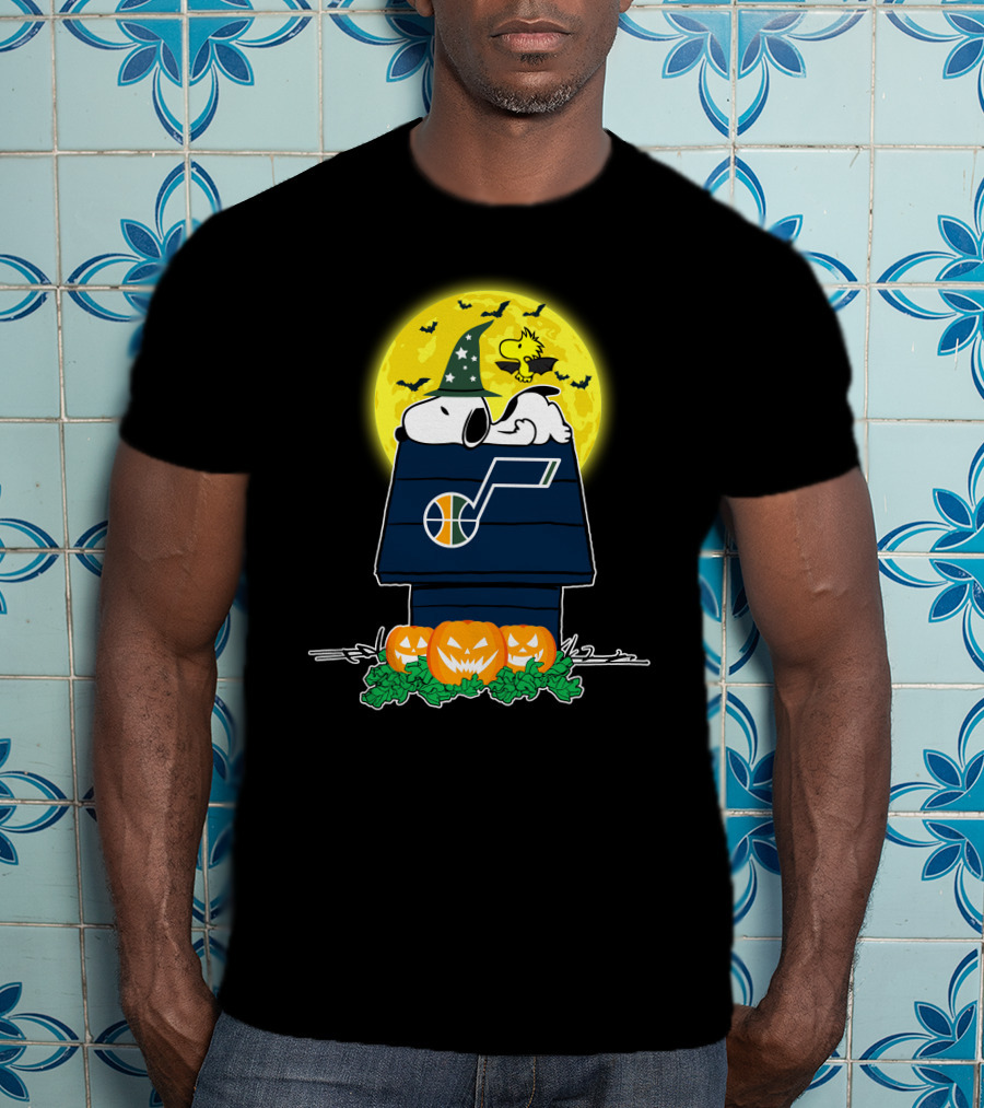Utah Jazz Halloween Snoopy With Pumpkins And Woodstock Under Full Moon T-Shirt