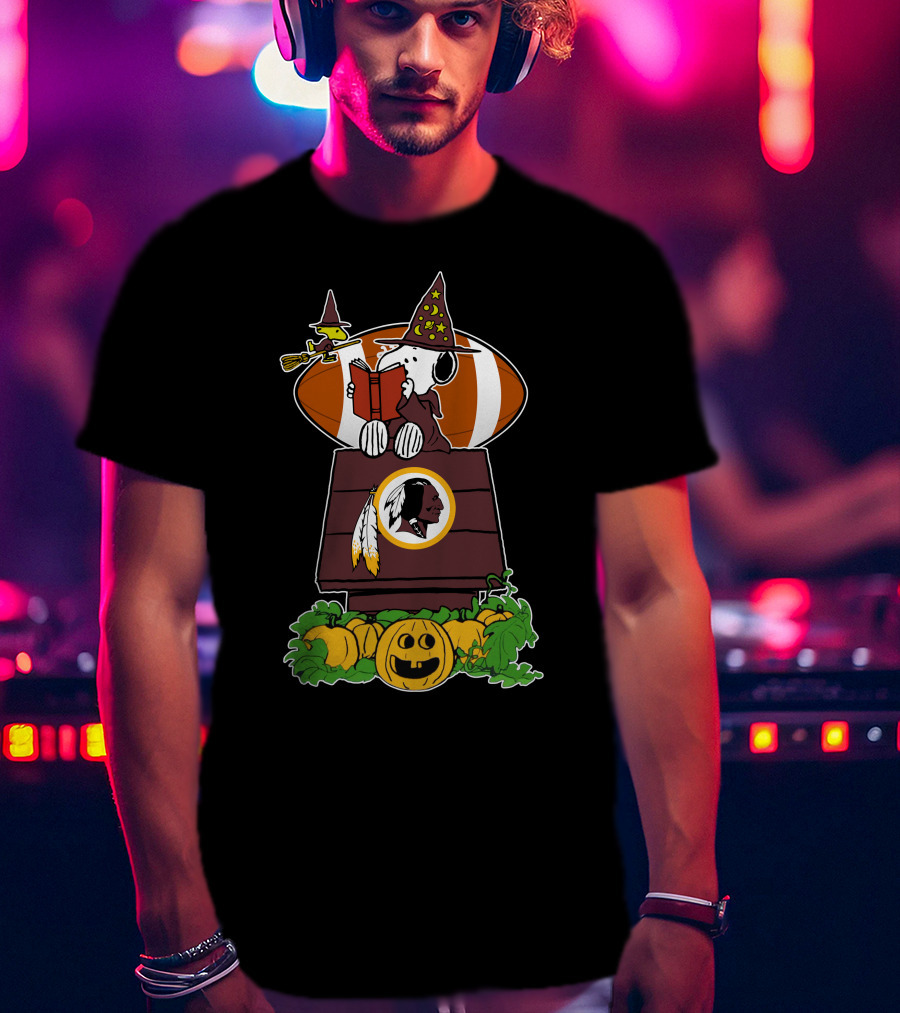 Washington Redskins Snoopy Halloween Football Pumpkin Scene T-Shirt