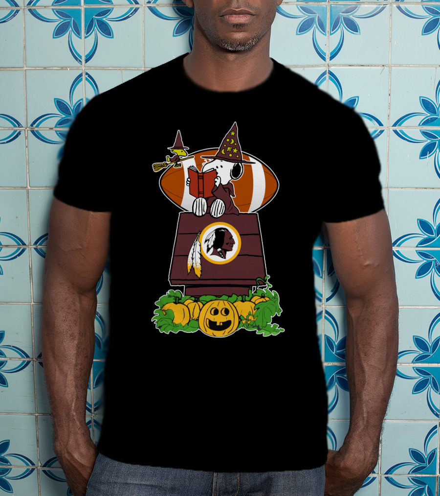 Washington Redskins Snoopy Halloween Football Pumpkin Scene T-Shirt