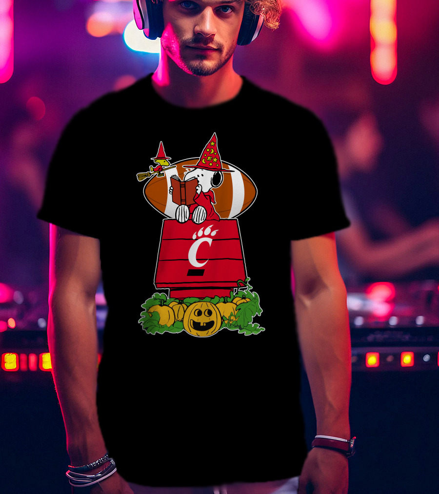Cincinnati Bearcats Snoopy Halloween Peanuts Pumpkin Football T-Shirt