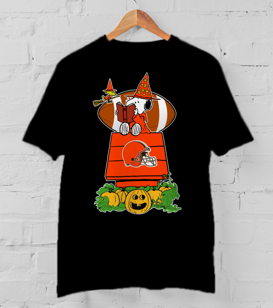 Cleveland Browns Halloween Snoopy Pumpkin Football Scene T-Shirt