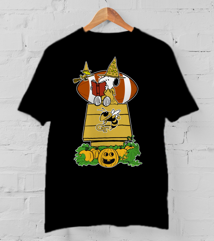 Georgia Tech Yellow Jackets Snoopy Halloween Football Magic Scene T-Shirt